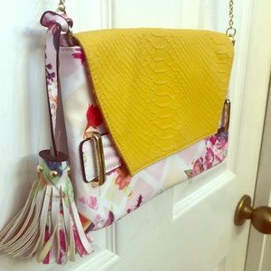 Crossbody floral bag